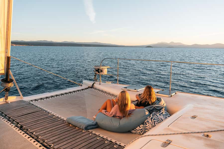 Lake Taupo: Luxury Sailing Catamaran to Māori Rock Carvings - Drinks, snacks, and what is included