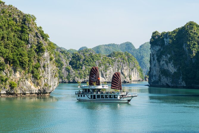 Lan Ha Bay day tour from Cat Ba Town - Serenity Premium Cruise - Getting from Cat Ba Town to the Serenity Premium Cruise