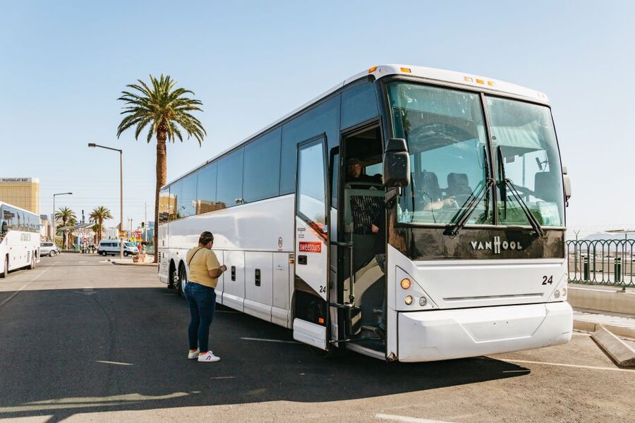 Las Vegas: Hoover Dam Ultimate VIP Tour with Lunch - Lunch at the Omelet House