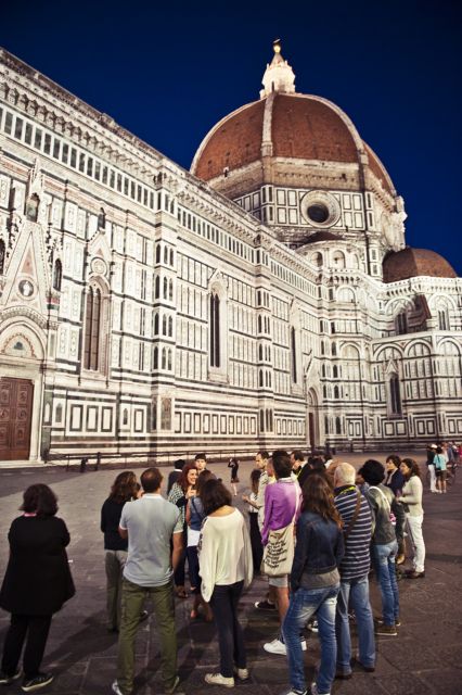 Legends of Florence: Exclusive Walking Tour by night - Florence after dark, when familiar streets change character