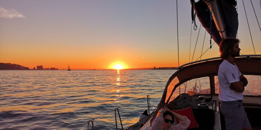 Lisbon: 2-Hour Sunset Sailing Tour on Luxury Sailing Yacht - Why the Tagus is the right place to see Lisbon at sunset