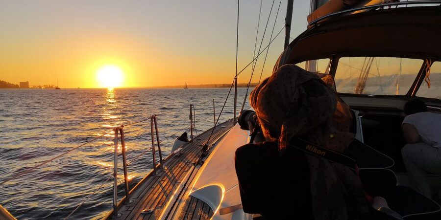 Lisbon: 2-Hour Sunset Sailing Tour on Luxury Sailing Yacht - Praça do Comércio and the rebuilt downtown