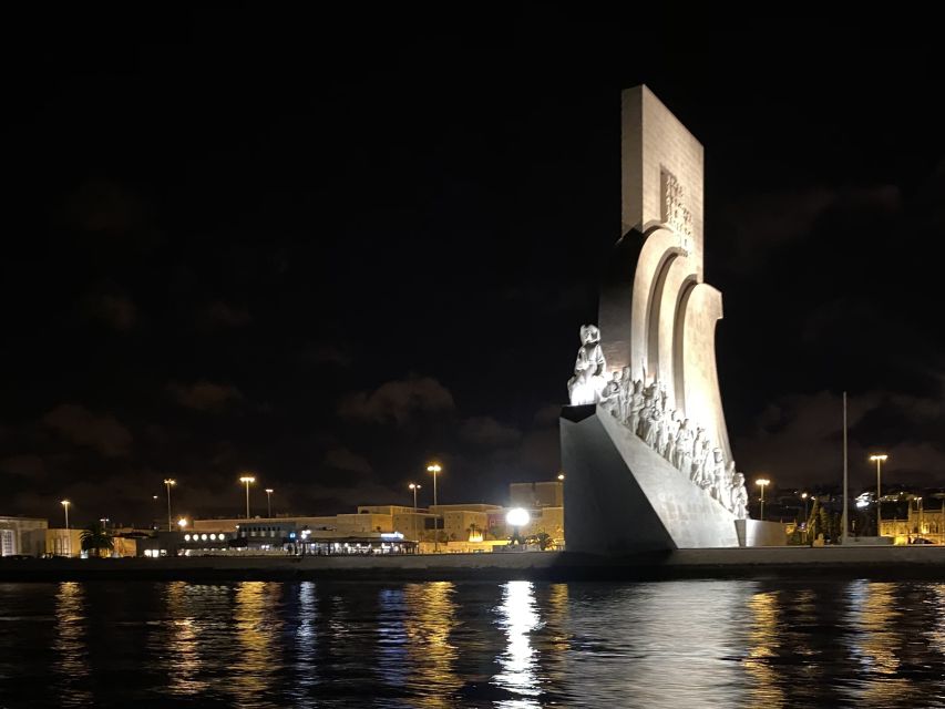 Lisbon: Luxury Sailboat Cruise at Night - Alfama, São Jorge Castle, and the Castle Quarter