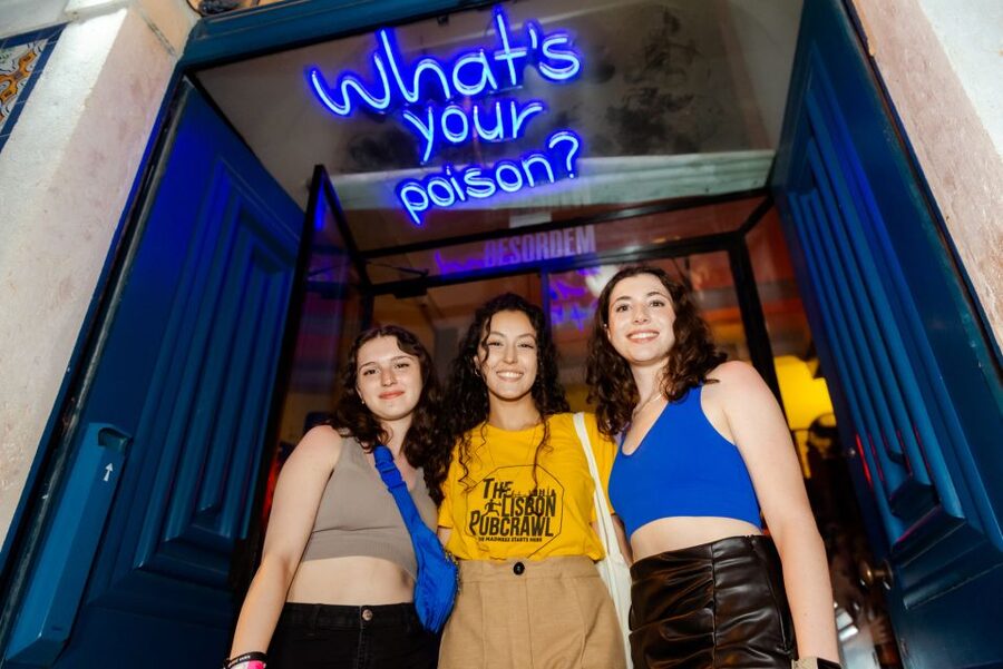 Lisbon PinkStreet Pubcrawl: 1hOpen Bar, Shots,VIP Club Entry - Who will enjoy this five-hour night