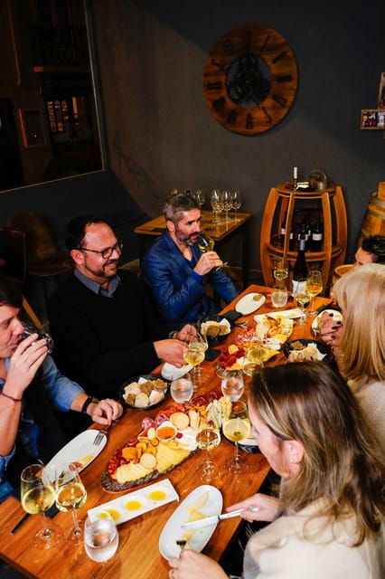 Lisbon: Premium Wine and Tapas Tasting Session - Five Portuguese wines, without leaving Lisbon