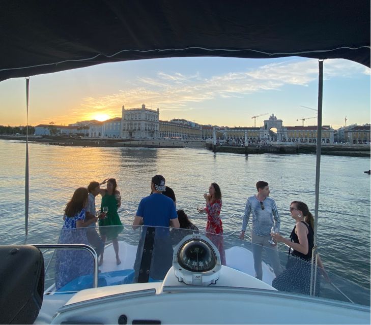 Lisbon: Private Luxury Catamaran Tour with Welcome Drink - Key points before you book