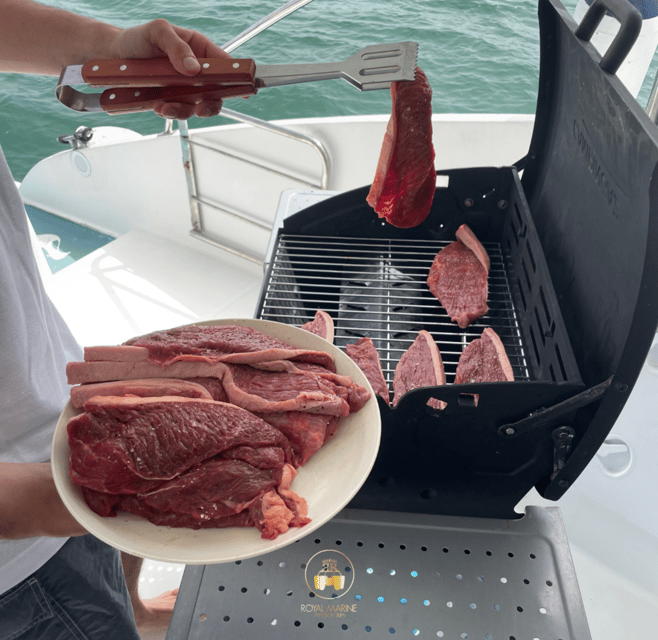 Lisbon: Private Luxury Catamaran Tour with Welcome Drink - Meeting point, timing, and access