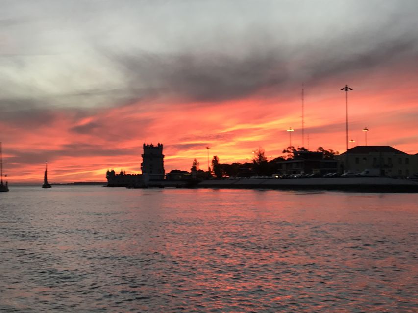 Lisbon: Sunset and Wine Luxury Catamaran Cruise - Sunset, wine, and the changing city
