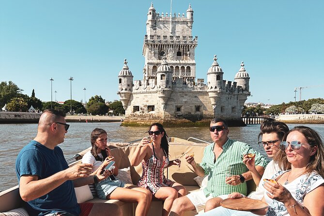 Lisbon: Vinho Verde Wine Premium Boat Experience - The dolphin possibility