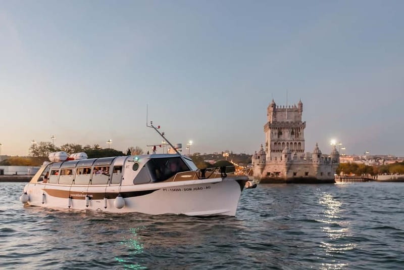 Lisbon: Vinho Verde Wine Premium Boat Experience - Group size, crew style, and the personal touch