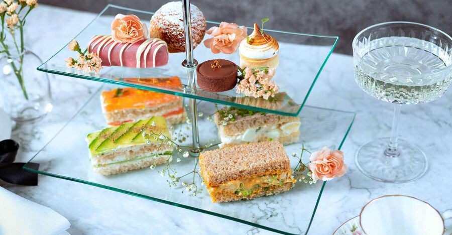 London: Traditional Afternoon Tea Tour in a Luxury Coach - What the food and drinks add to the tour