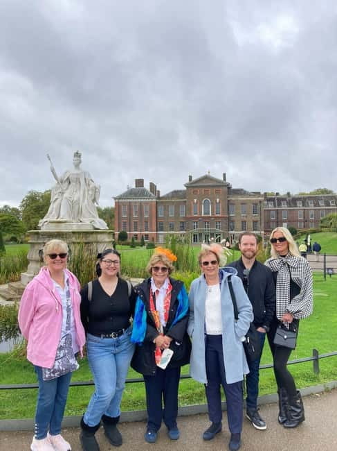 London: VIP Kensington Palace Gardens Tour & Royal High Tea - Adding Kensington Palace and the State Apartments