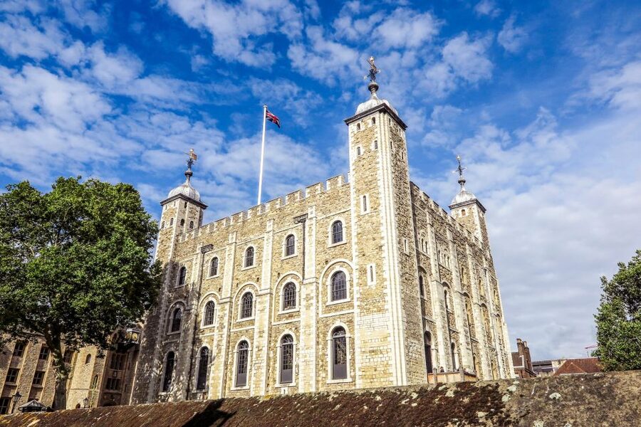 London: VIP Tower of London & Tower Bridge Early-Access Tour - Crossing to Tower Bridge