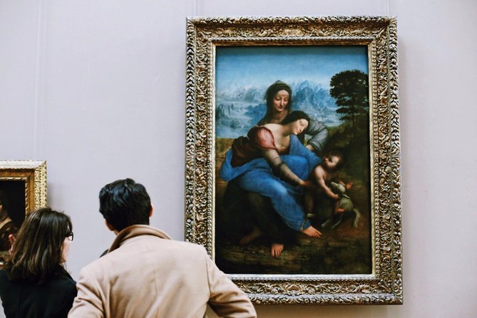 Louvre Museum - Exclusive Guided Tour (Entry Included) - Bags, clothing, and physical effort