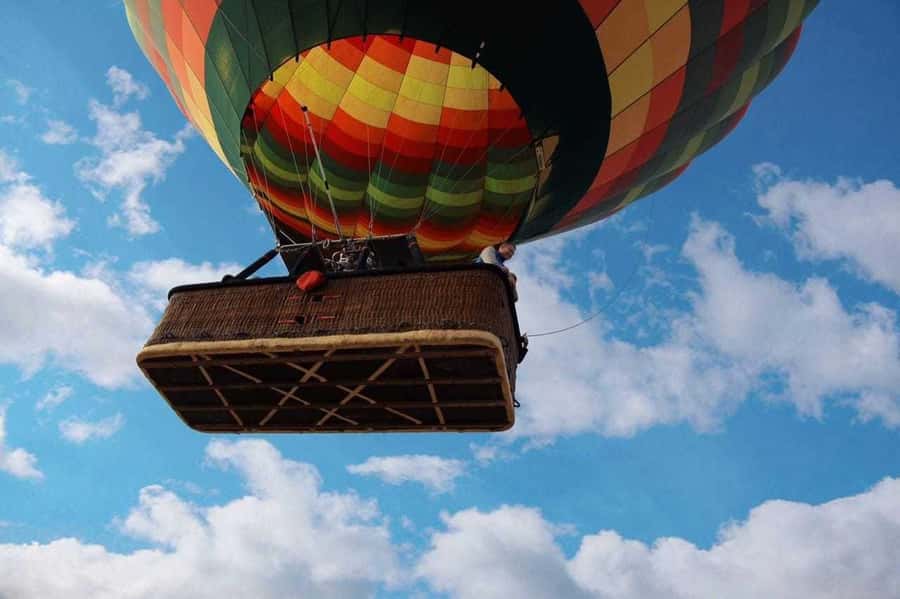 Luxor: Deluxe Sunrise Hot Air Balloon - Reaching the West Bank launch site
