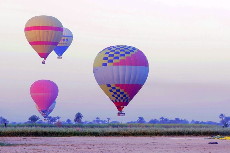 Luxor: Deluxe Sunrise Hot Air Balloon - The 45-minute flight over Luxor