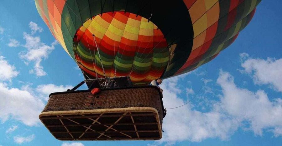 Luxor: Deluxe Sunrise Hot Air Balloon - Sunrise, cameras, and the best side of the basket