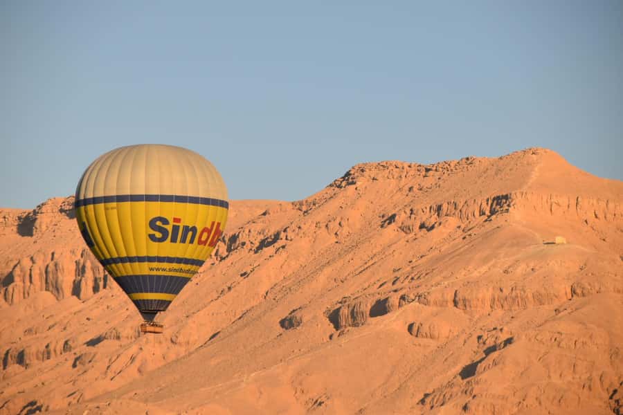 Luxor: Deluxe Sunrise Hot Air Balloon - Safety, pilots, and the landing