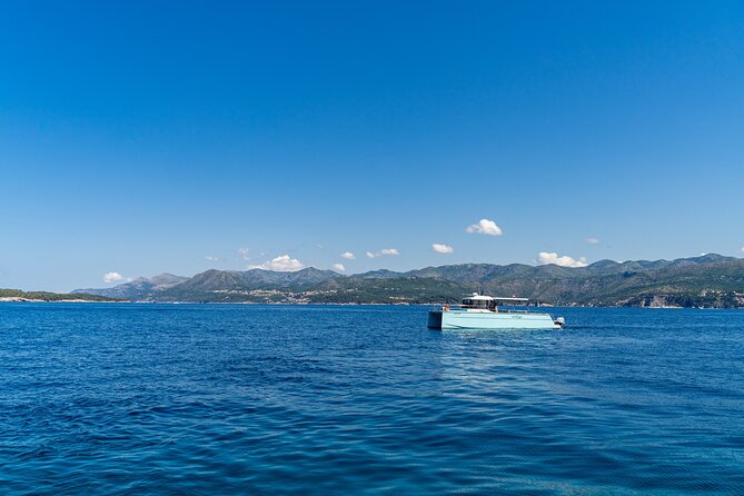 Luxury Blue Cave and Elaphiti Islands Small Group Tour - A Comfortable Catamaran, Not a Full-Service Luxury Cruise