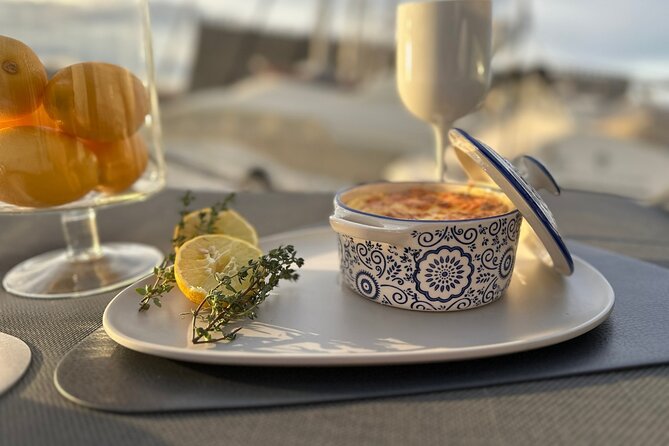 Luxury Catamaran Cruise, Dia Island –Open Bar & Lunch -Top Rated! - Who will enjoy this Dia Island cruise most?