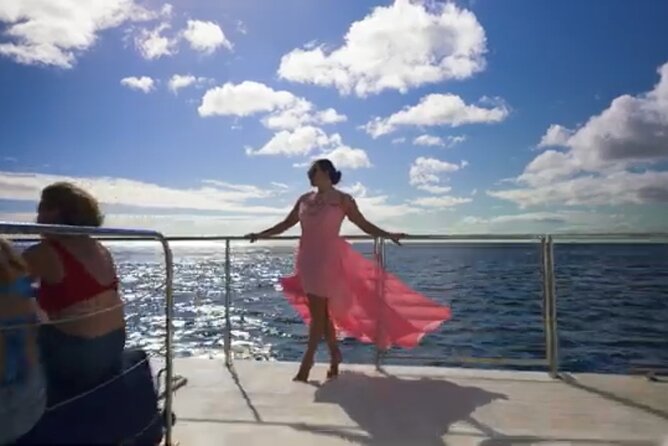 Luxury Catamaran Cruise from Oahu - Seeing Waikiki From Offshore