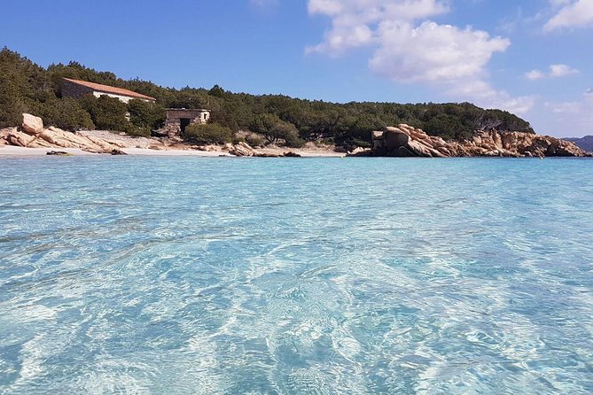Luxury catamaran from Porto Rafael-Palau to the Maddalena Archipelago - What the crew adds to the day