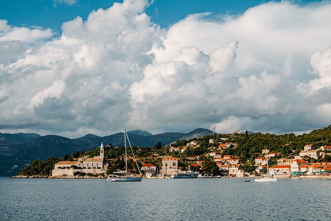 Luxury Elaphite Islands half day Cruise with lunch Apreamare - Lunch on Koločep and the value of a local meal