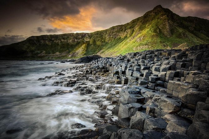 Luxury Giants Causeway Tour in Mercedes + FREE Belfast Mural Tour - Why this private Antrim Coast day works well