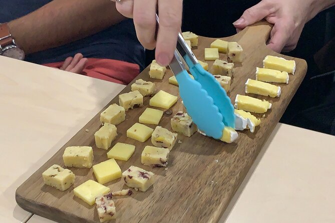 Luxury Hunter Valley Wildlife & Wine Tasting Tour from Sydney - Sam and the small-group advantage