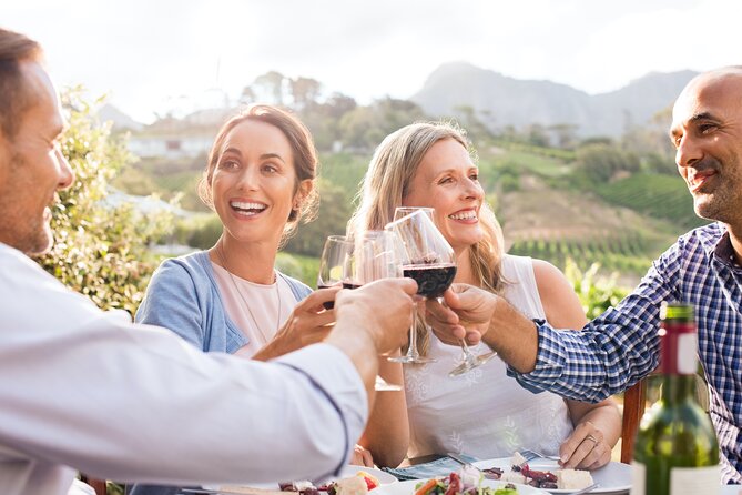 Luxury Hunter Valley Wildlife & Wine Tasting Tour from Sydney - Walkabout Wildlife Sanctuary: a strong opening stop