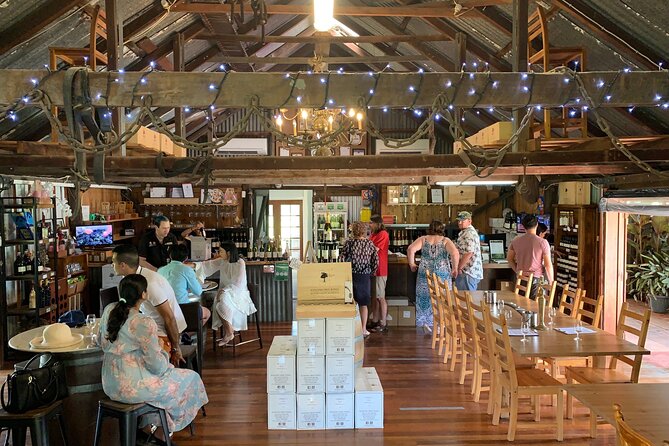 Luxury Hunter Valley Wildlife & Wine Tasting Tour from Sydney - Lunch at Oaks Cypress Lakes Resort
