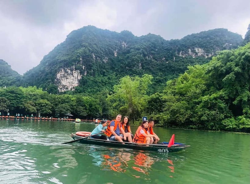 Luxury Limousine Tour: Hoa Lu, Trang An/Tam Coc & Mua Cave - Trang An by boat