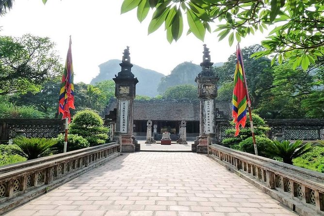 Luxury Ninh Binh: Hoa Lu - Mua Cave - Tam Coc Day Tour from Hanoi - What the $45 price includes
