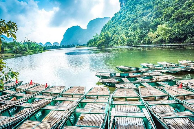 Luxury Ninh Binh: Hoa Lu - Mua Cave - Tam Coc Day Tour from Hanoi - The Tam Coc sampan ride through three caves