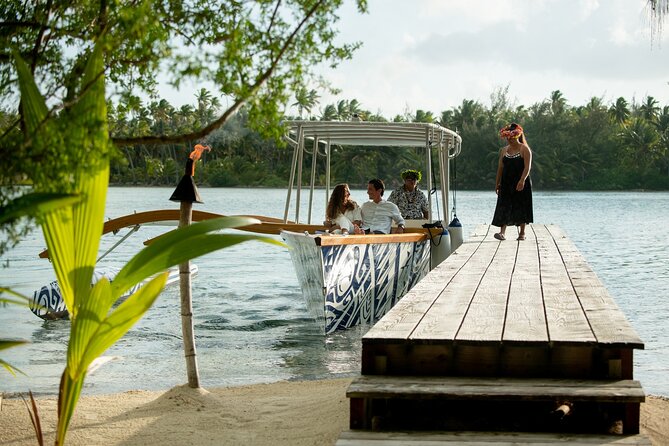 Luxury Private full day tour & Motu lunch in Bora-Bora - Lunch with your feet in the lagoon