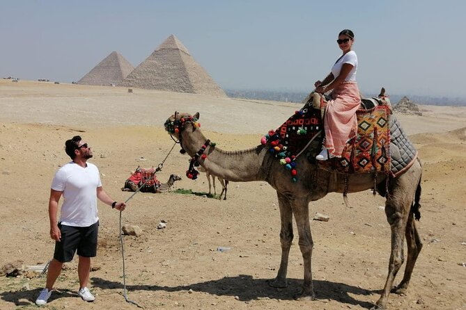 Luxury Private Tour Giza Pyramids ,Egyptian Museum and Bazaars - The Sphinx and Valley Temple in thirty minutes