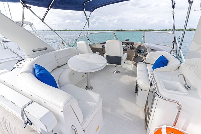Luxury Private Yacht Charter Aruba - Eden Luca Yachts - A Private Yacht Instead of a Shared Excursion