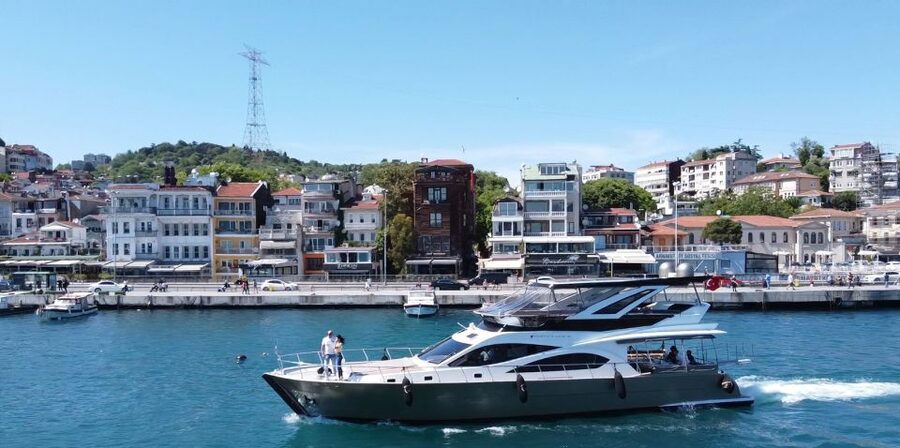 Luxury Private Yacht Rental - What the crew and boat condition mean
