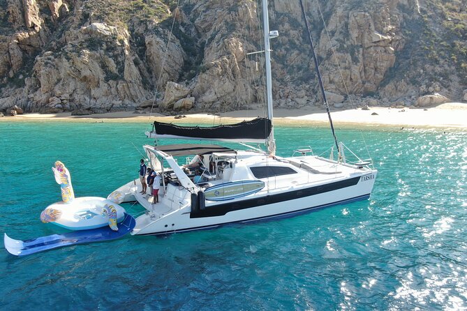 Luxury Sailing catamaran charter in Cabo San Lucas all inclusive - A private catamaran day from Cabo’s C Dock