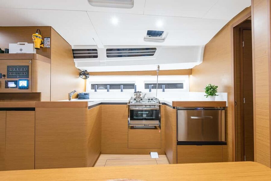 Luxury Sailing Cruise in Agios Nikolaos: Half-Day & Full-Day - Booking advice for the best day