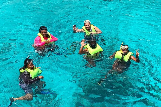 Luxury snorkel trip on a spacious wooden schooner and local lunch - What makes this schooner trip special