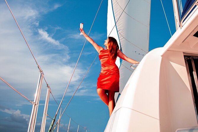 Luxury Sunset Sailing Cruise in Cancun with Light Dinner and Open Bar - The sunset, photos, and the best way to enjoy the last half hour