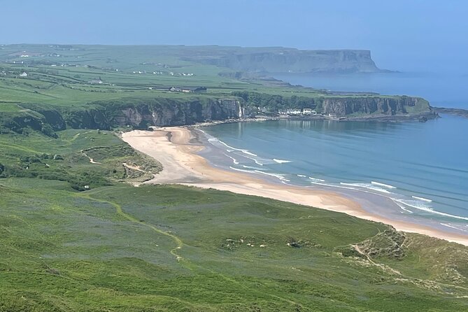 Luxury Tour of Giants Causeway from Belfast - A private vehicle makes the long route easier