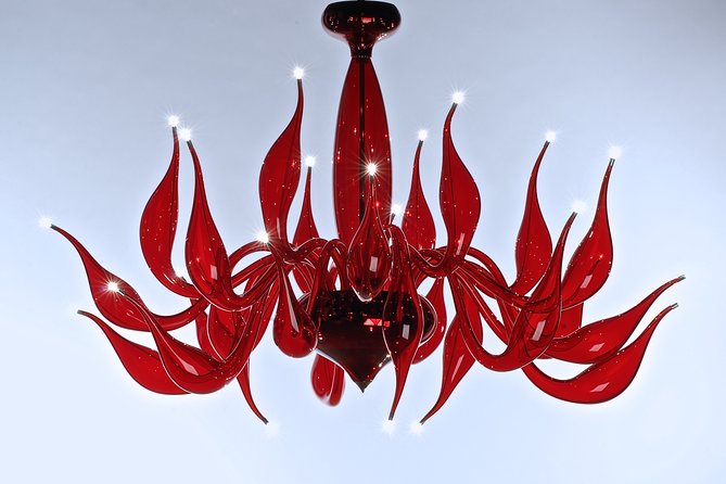 Luxury Tour of Murano & Burano by Private Boat and Guide - La Perla Gallery and the work of lace-making