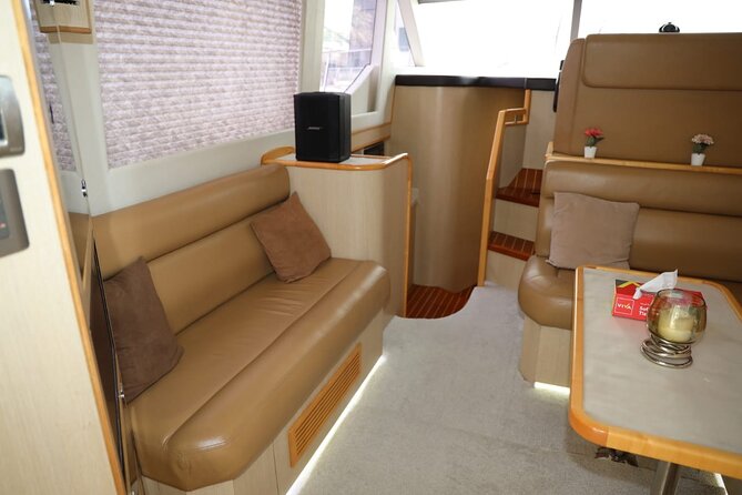 Luxury Yacht Charter : Dubai Marina, Atlantis The Palm & Burj Al Arab - Best time and best type of group