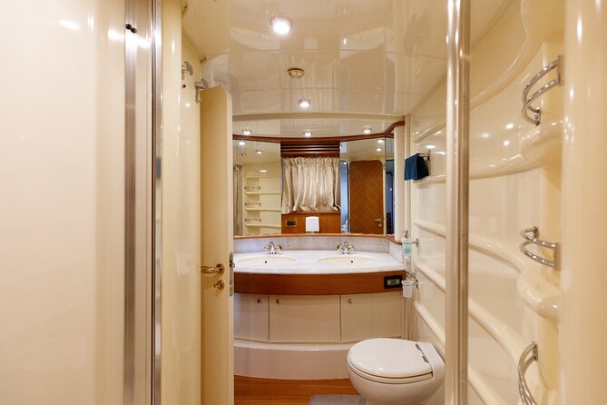 Luxury Yacht Private Rental from Dubai Marina - The two-hour route: Dubai’s greatest hits