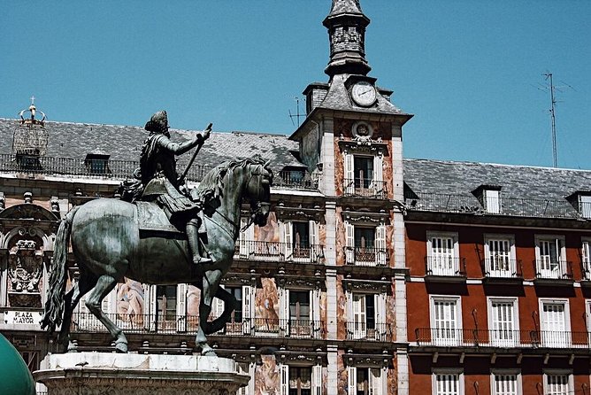 Madrid Old City Guided Exclusive Guided Walking Tour - Finding Madrid’s oldest surviving walls