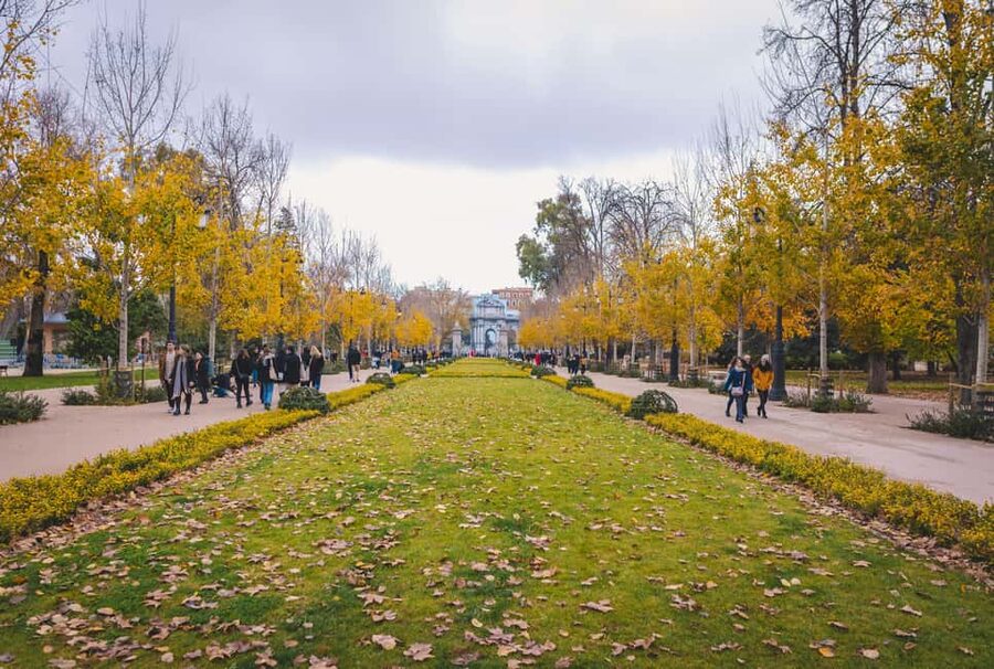 Madrid: Retiro Park Deluxe Tour with Hidden Stories - Artificial Mountain and Casita del Pescador