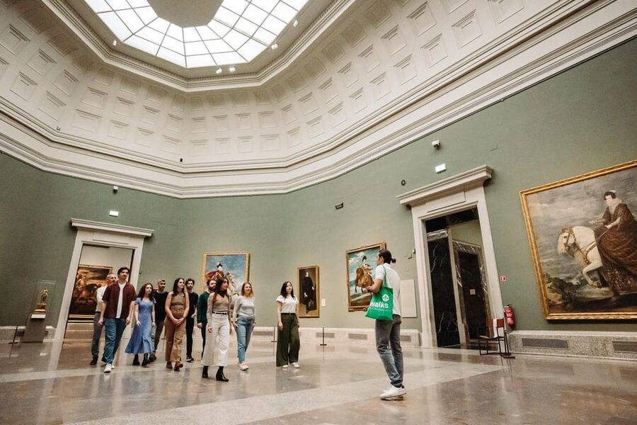 Madrid: VIP Prado Exclusive Pre Opening Museum Tour - Entering the Prado before opening time