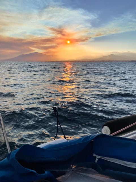 Marbella: Sunset Luxury Sailing Cruise in Puerto Banús - Why a sunset cruise works so well in Marbella